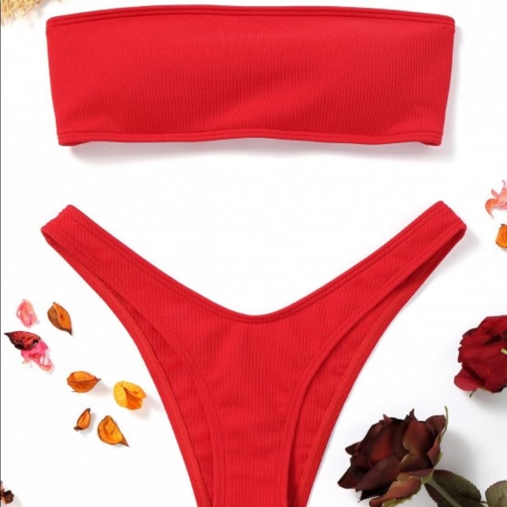 Rubbed red high cut bikini set 💋